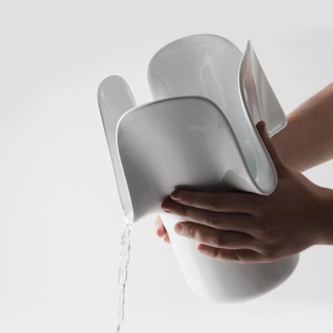 3-20050G05403300.jpg 產(chǎn)品背后的——“超級草圖”(圖37)